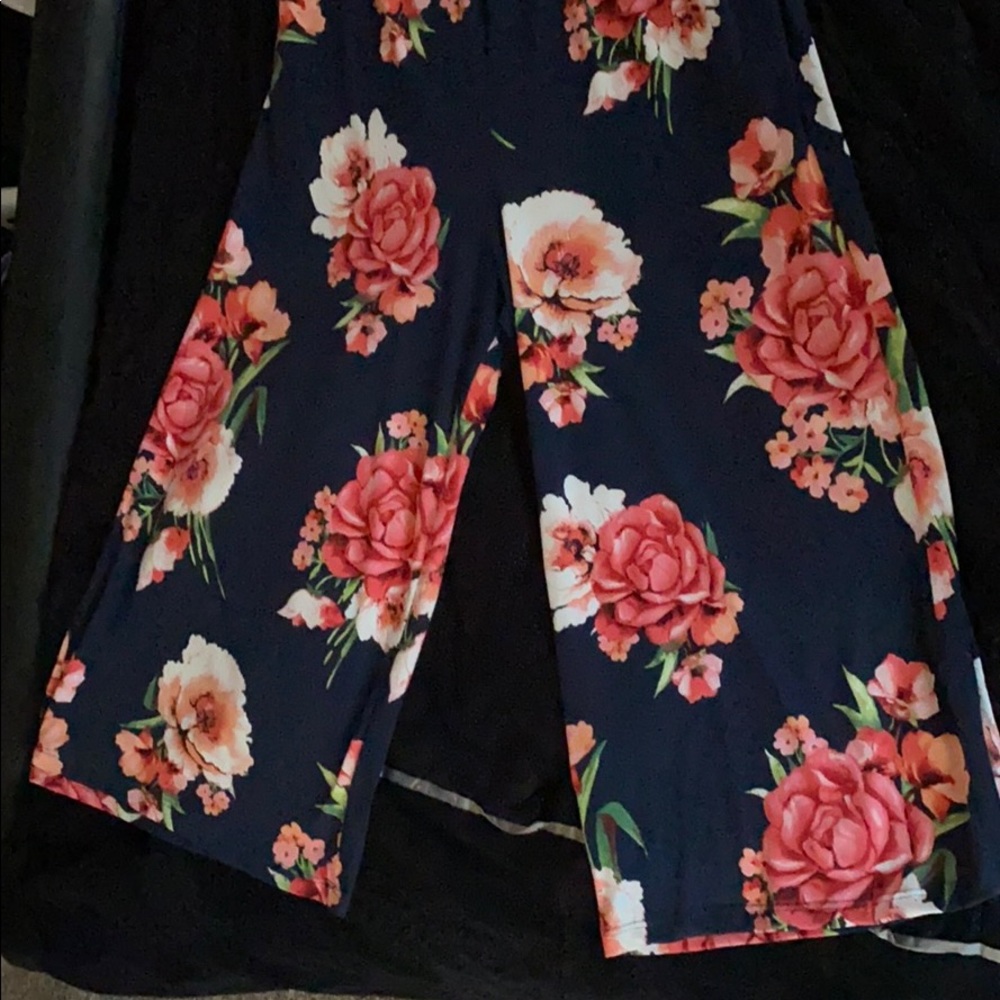 Floral jumpsuit - Picture 2 of 3